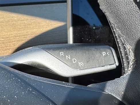 Used 2022 Tesla Model 3 Standard Range image 10