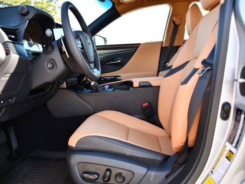 New 2025 Lexus ES 350 w/ Premium Package image 12