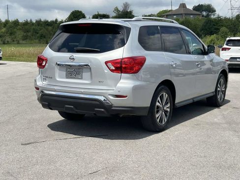 Used 2017 Nissan Pathfinder SV FWD image 5
