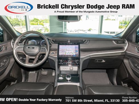 Used 2025 Jeep Grand Cherokee Limited AWD/4WD image 17