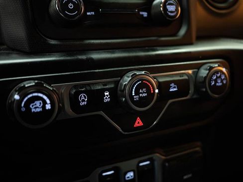 Used 2020 Jeep Gladiator Sport w/ Quick Order Package 24S image 18