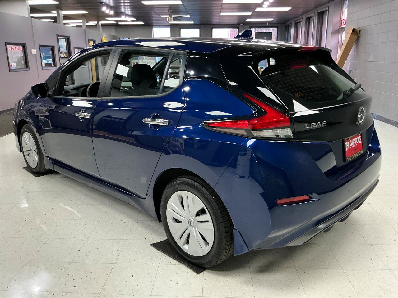 Used 2025 Nissan Leaf S FWD image 4