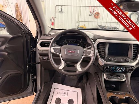 Used 2023 GMC Acadia SLE w/ Driver Convenience Package image 16