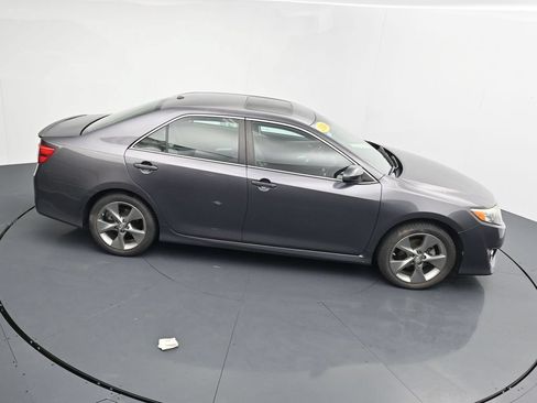 Used 2014 Toyota Camry SE w/ Leather Package FWD image 31
