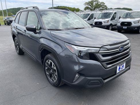 Used 2025 Subaru Forester Premium AWD/4WD image 7