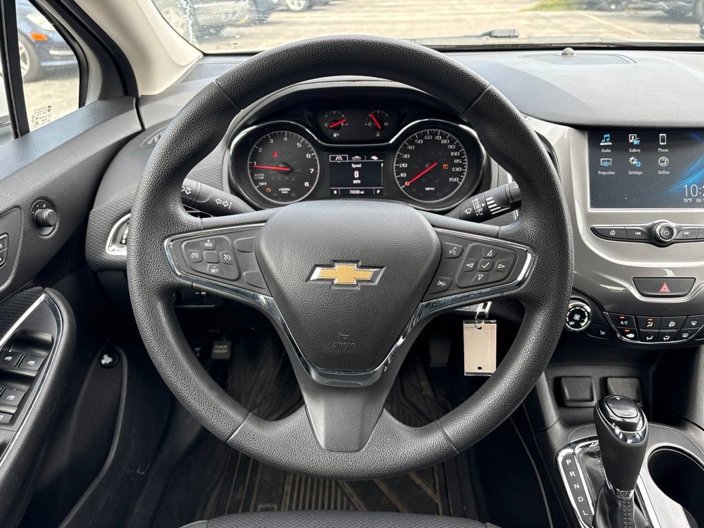 Used 2018 Chevrolet Cruze LT FWD image 8