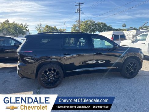 Used 2024 Chevrolet Traverse RS image 8