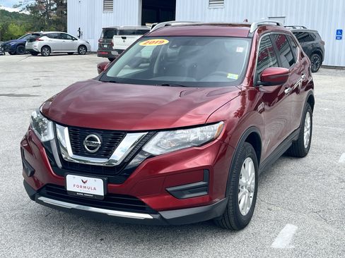 Used 2019 Nissan Rogue SV AWD/4WD image 3