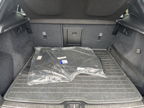Used 2020 Volvo XC40 T5 R-Design AWD/4WD image 23