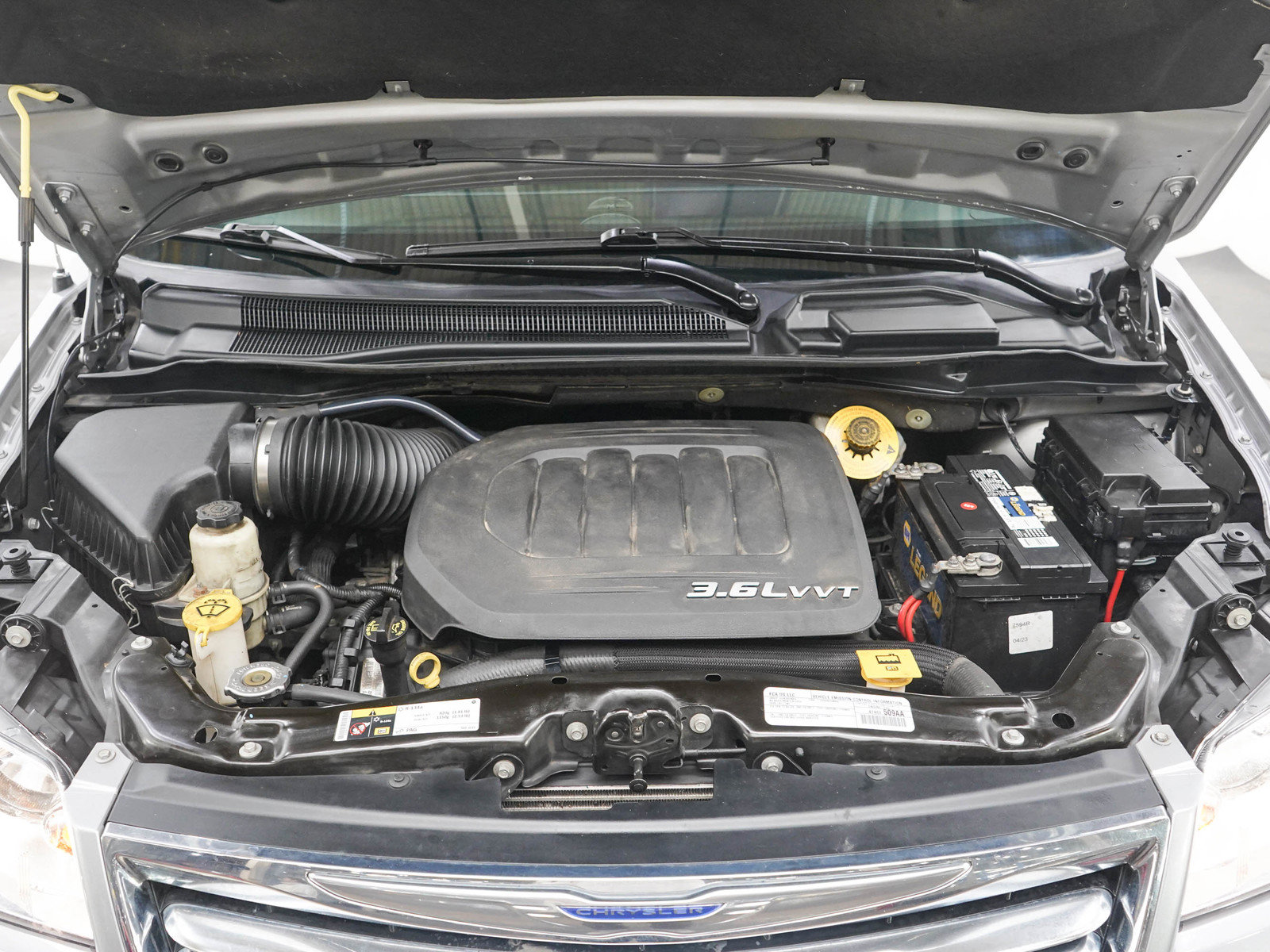 Used 2016 Chrysler Town & Country Touring-L w/ Driver Convenience Group FWD image 32