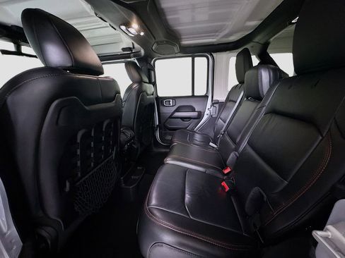 Used 2023 Jeep Wrangler Unlimited Rubicon w/ Cold Weather Group image 21