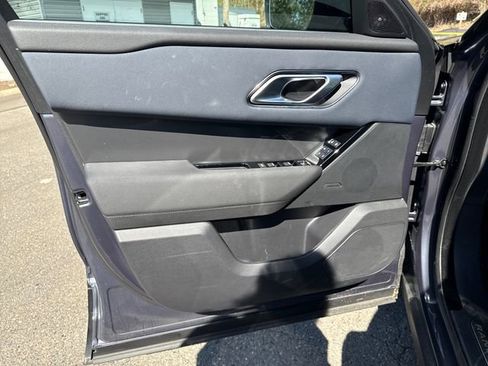 Used 2024 Land Rover Range Rover Velar Dynamic SE image 17