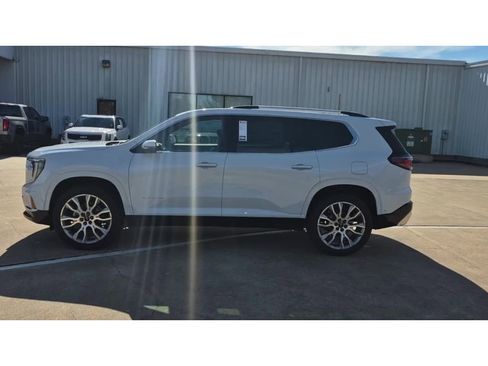 New 2026 GMC Acadia Denali w/ Super Cruise Package image 5