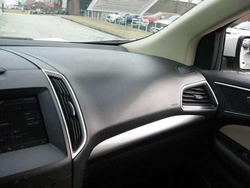 Used 2015 Ford Edge SEL w/ Equipment Group 201A image 17