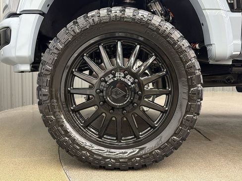 Used 2026 Ford F450 Platinum w/ FX4 Off-Road Package image 9