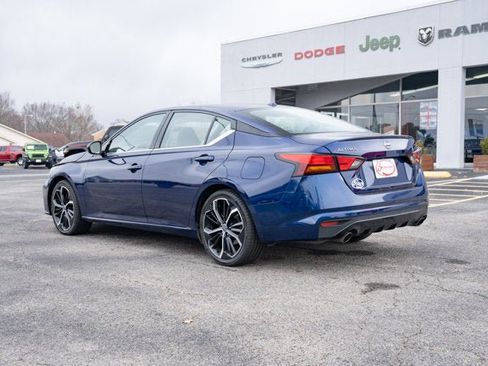 Used 2024 Nissan Altima 2.5 SR image 3