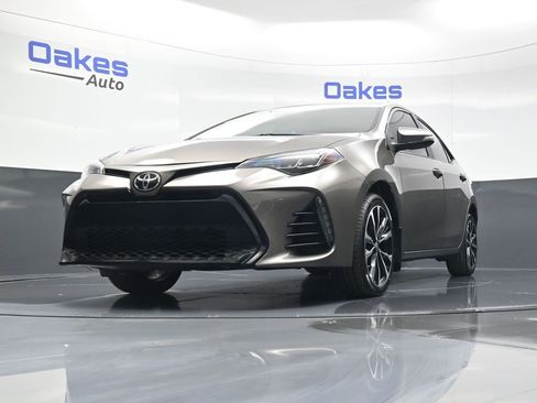 Used 2018 Toyota Corolla SE image 36