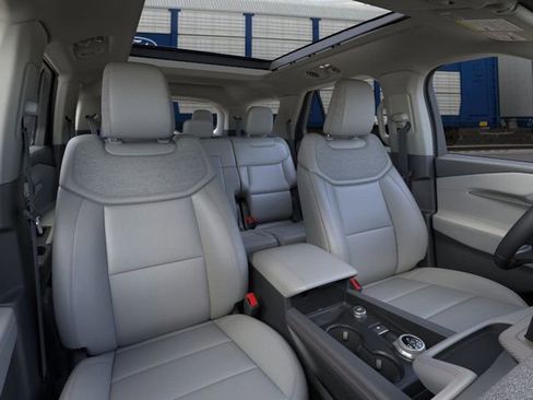 New 2026 Ford Explorer Active w/ Active Comfort Package image 10