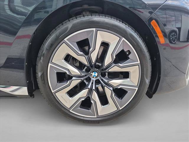 Used 2023 BMW i7 xDrive60 w/ Parking Assistance Package AWD/4WD image 24