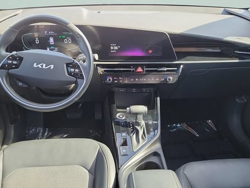 Used 2023 Kia Niro EX FWD image 11