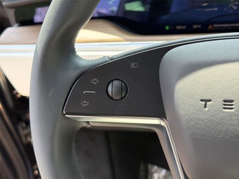 Used 2024 Tesla Model S AWD/4WD image 34