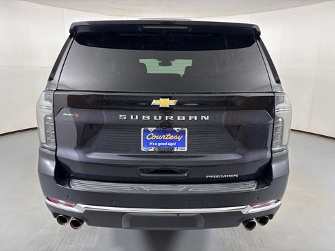 Certified 2025 Chevrolet Suburban Premier AWD/4WD image 8