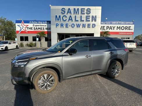 Used 2025 Nissan Pathfinder S image 1