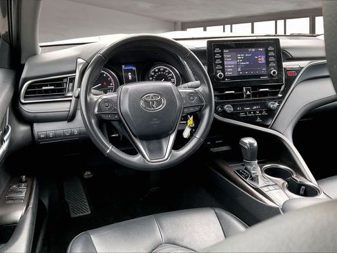 Used 2024 Toyota Camry SE image 8