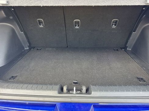 Used 2025 Hyundai Venue SEL FWD image 18