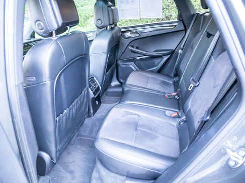 Used 2018 Porsche Macan Sport Edition image 26