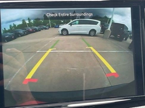 New 2027 Chrysler Pacifica Limited FWD image 21