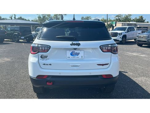 Used 2025 Jeep Compass Trailhawk w/ Sun & Sound Group AWD/4WD image 4