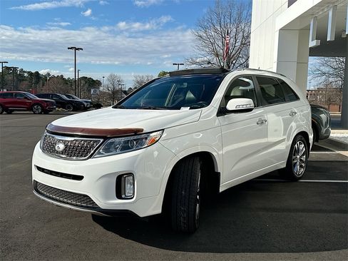 Used 2014 Kia Sorento SX w/ 3rd Row Package image 2