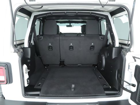 Used 2023 Jeep Wrangler Unlimited Sport image 18