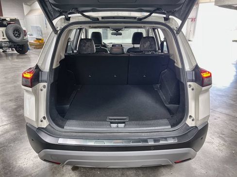 Used 2021 Nissan Rogue SV w/ Premium Package AWD/4WD image 27