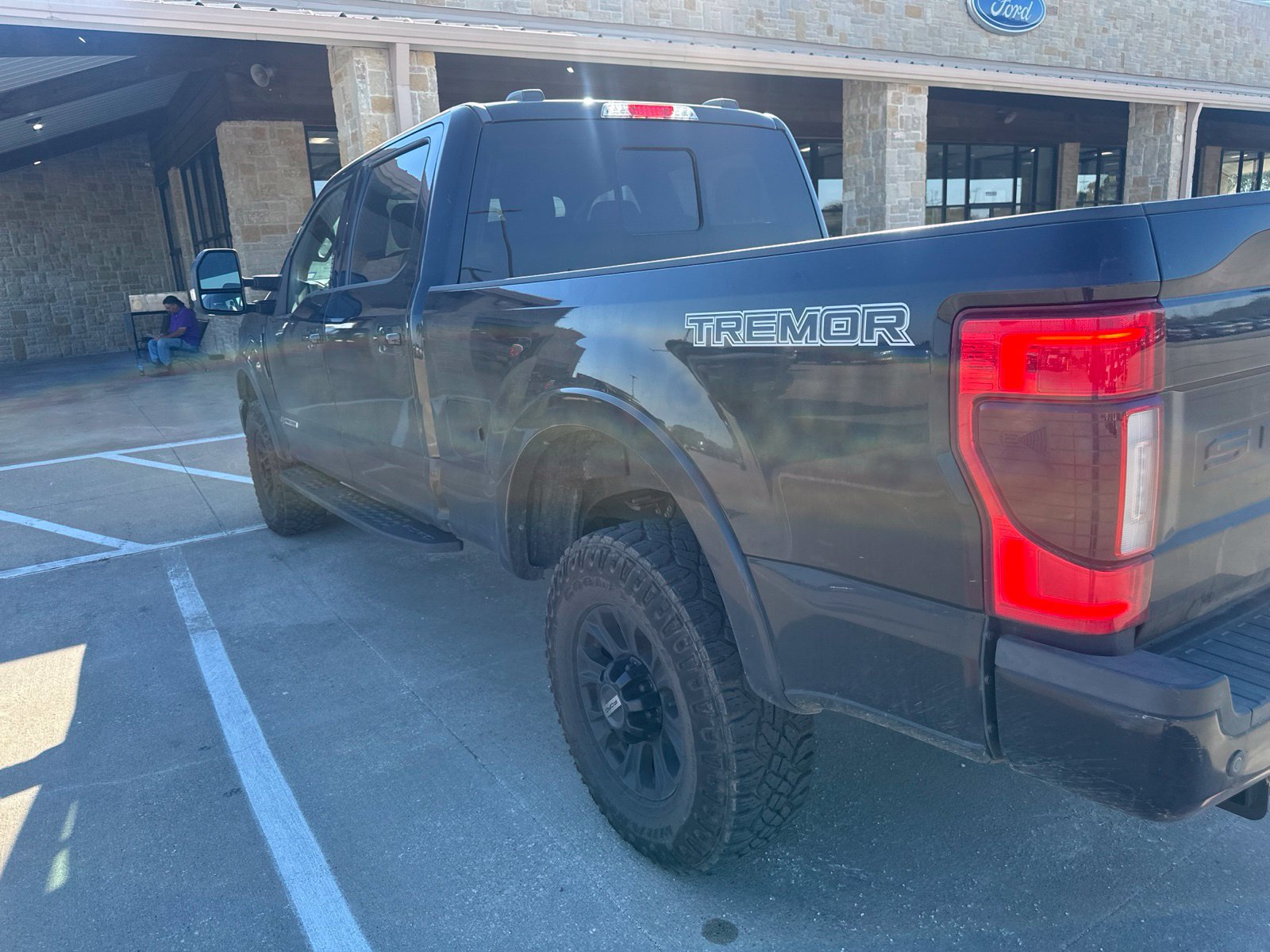 Used 2022 Ford F250 Lariat w/ Tremor Off-Road Package AWD/4WD image 3