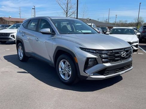 Certified 2025 Hyundai Tucson SE FWD image 3