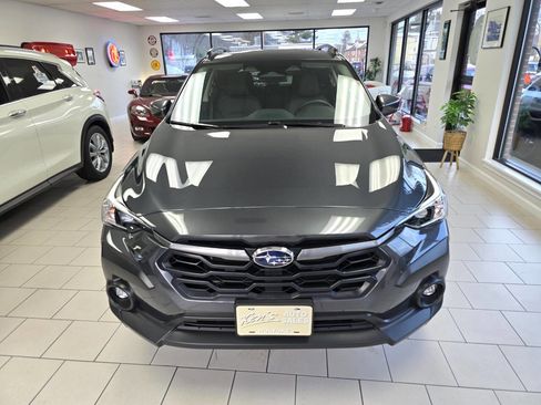 Used 2024 Subaru Crosstrek 2.0i Premium image 2