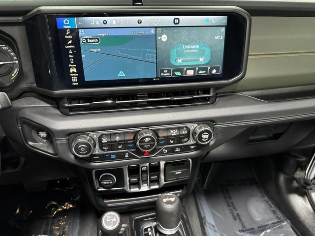 Used 2024 Jeep Wrangler High Altitude AWD/4WD image 20