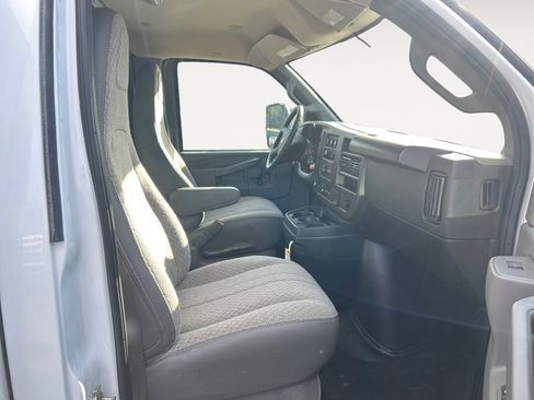 New 2025 Chevrolet Express 3500 Work Van w/ Power Convenience Package image 8