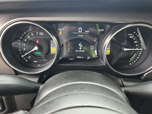 Used 2023 Jeep Wrangler Unlimited w/ Cold Weather Group image 13