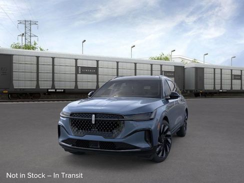 New 2026 Lincoln Nautilus Reserve image 3