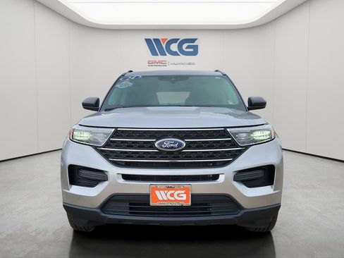 Used 2024 Ford Explorer XLT AWD/4WD image 6