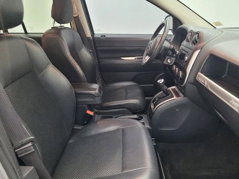 Used 2016 Jeep Compass Latitude image 21