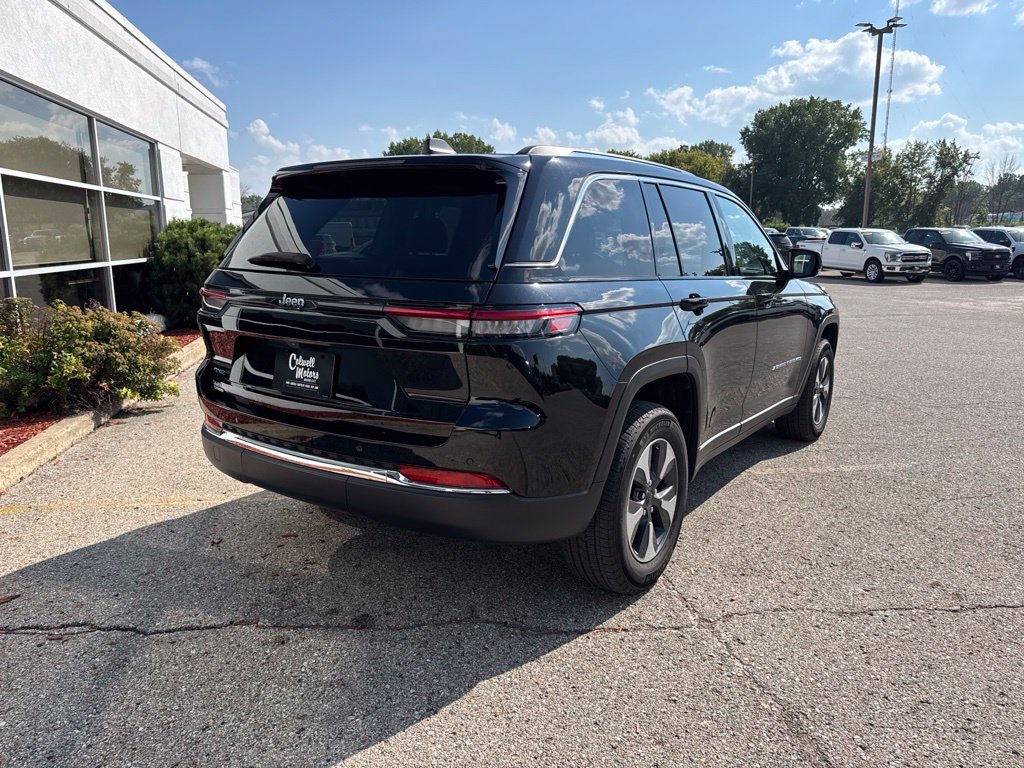 Used 2022 Jeep Grand Cherokee Limited 4xe AWD/4WD image 3
