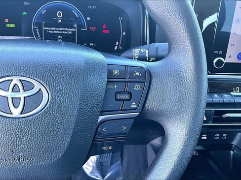 Used 2025 Toyota Camry LE image 12