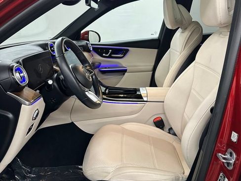 Used 2023 Mercedes-Benz GLC 300 4MATIC w/ Exclusive Trim Package image 11