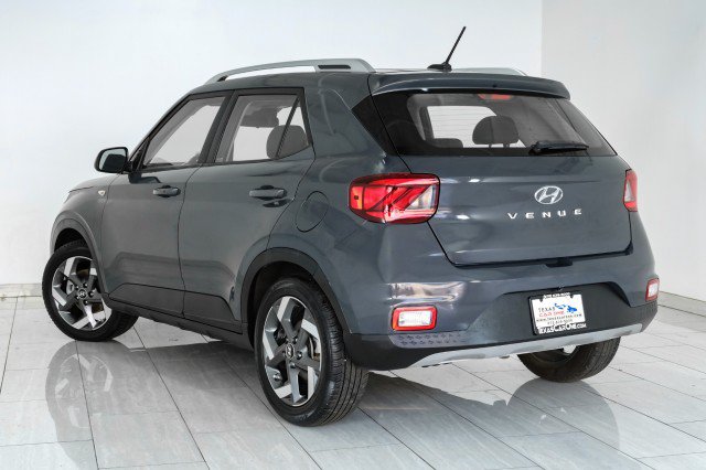 Used 2024 Hyundai Venue SEL FWD image 8