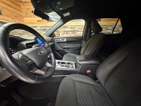 Used 2020 Ford Explorer XLT w/ Comfort Package AWD/4WD image 11
