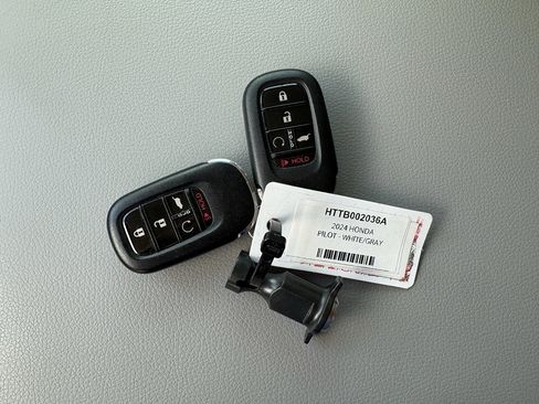 Certified 2024 Honda Pilot Touring image 36